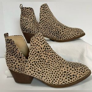 Chinese Laundry bootie size 8.5 - almost new!!!!